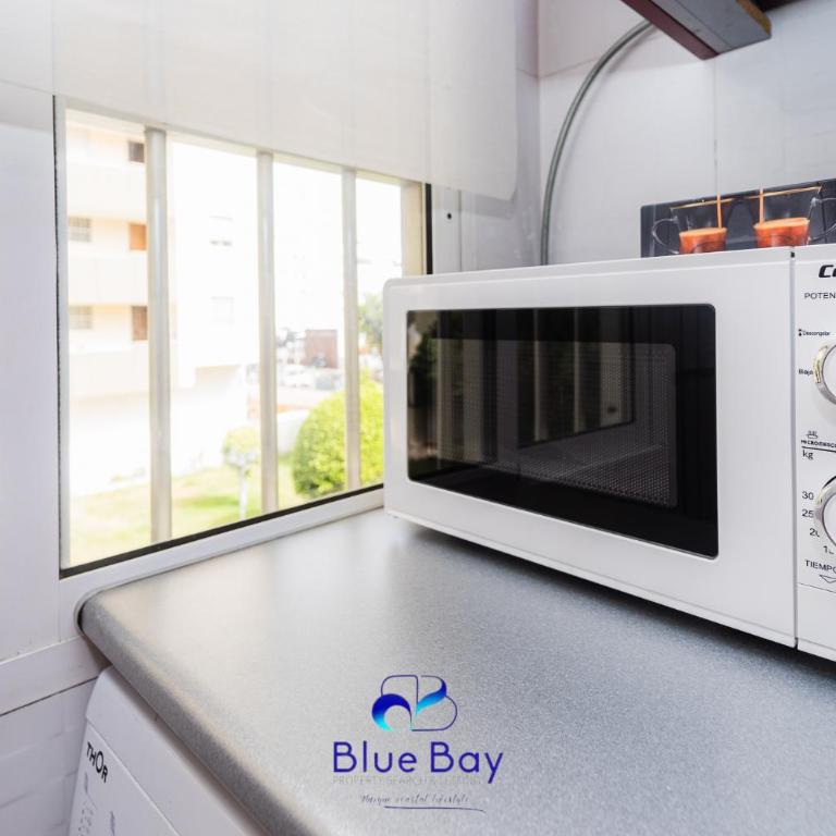 Bay Two Beach Apartment - Two-Bedroom Apartment - 13