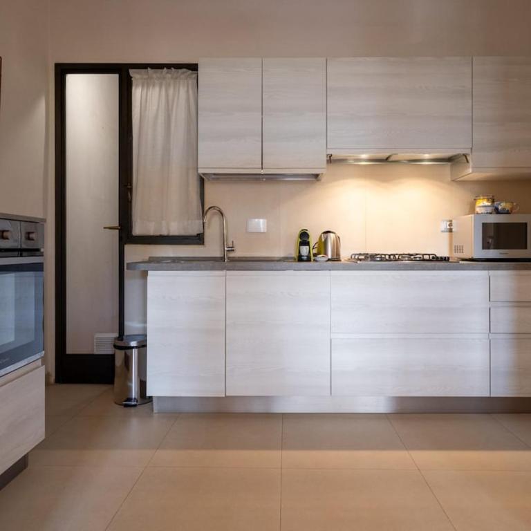 Bright and Spacious Arno View Apartment - Appartamento con 2 Camere da Letto - 18