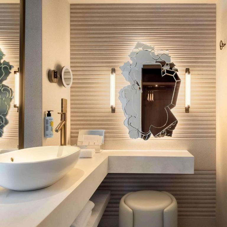 SLS Barcelona - King Room with Pool Access - Delight - 5