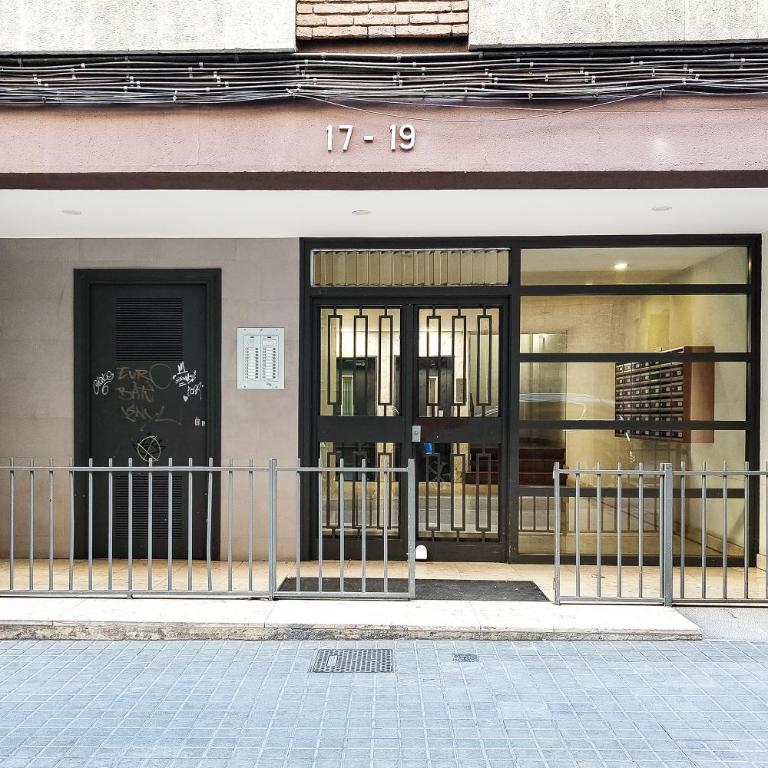 Barcelona Cozy Apartment - Two-Bedroom Apartment - 2