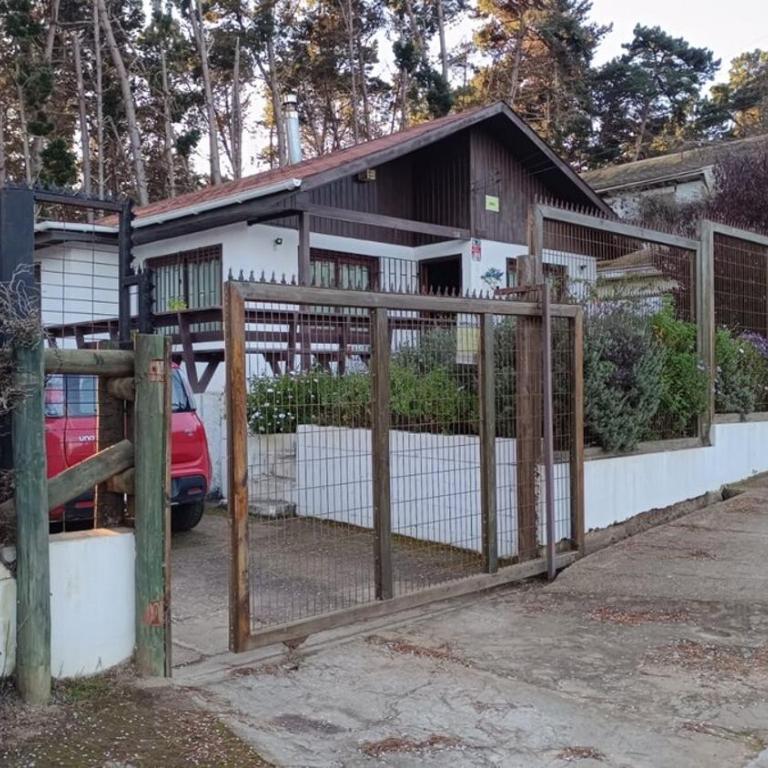 Vive El Canelo Casa con acceso directo al bosque el canelo y playas - Casa de 3 dormitorios - 1