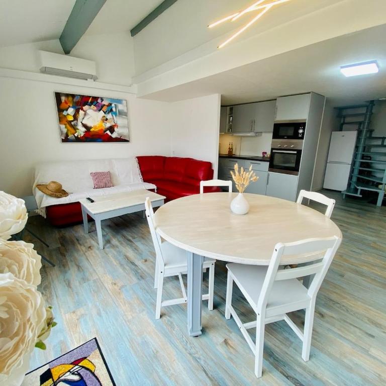 ''Ophelia 81'' T3 Duplex avec Terrasse, Parking et Clim - Apartment mit 2 Schlafzimmern - 3