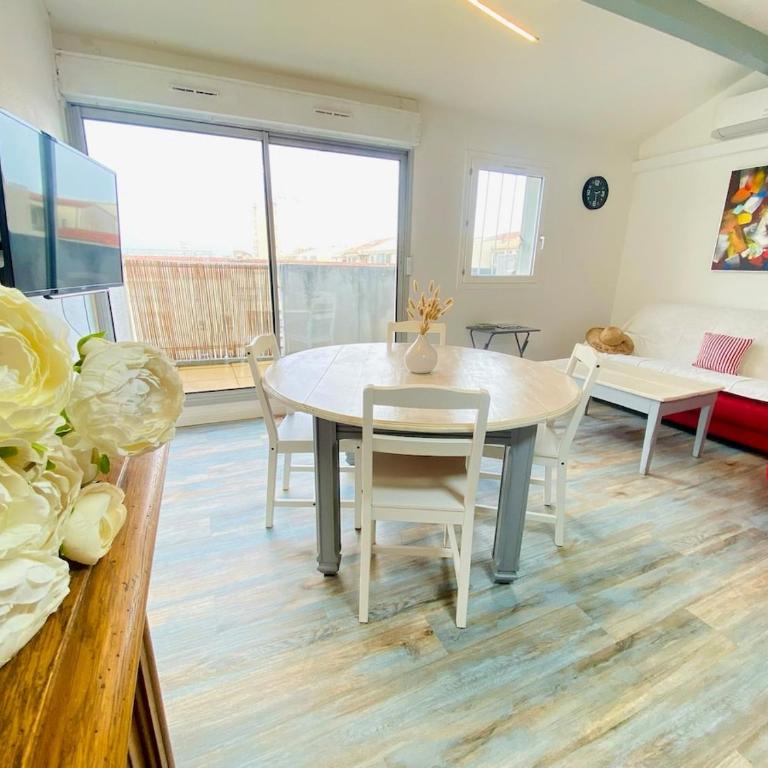 ''Ophelia 81'' T3 Duplex avec Terrasse, Parking et Clim - Apartment mit 2 Schlafzimmern - 4