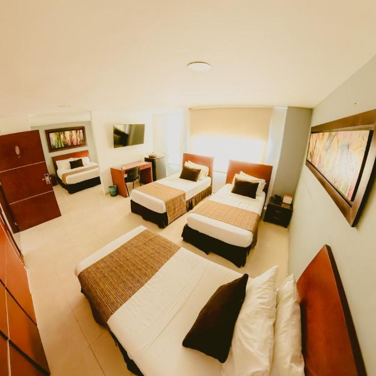 Hotel Buena Vista Express - Family Room - 9