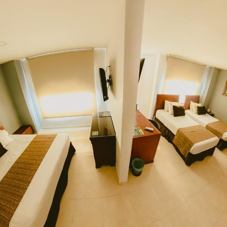 Hotel Buena Vista Express - Family Room - 12