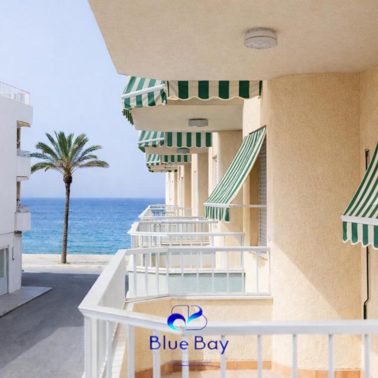 Bay Two Beach Apartment - Two-Bedroom Apartment - 2