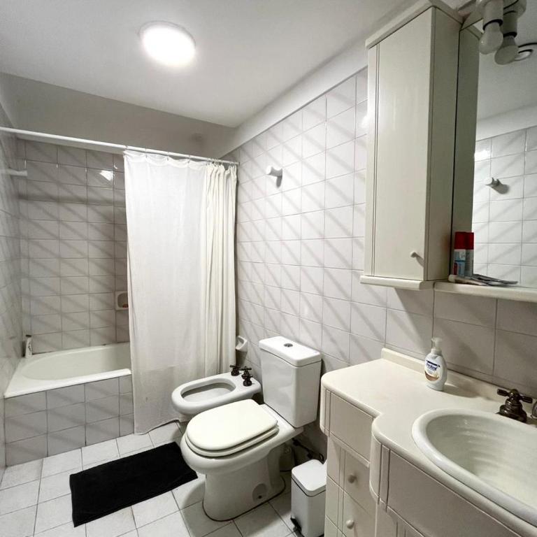 Iconico Chalet en Golf Club Privado, Pilar - Four-Bedroom House - 24