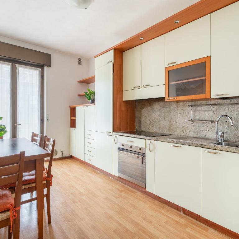 La Terrazza - Casa Baroni - Appartamento Deluxe con 2 Camere da Letto e Balcone - 10