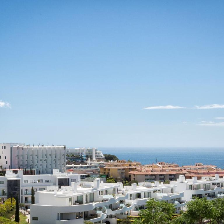 ViVi Homes - Apollo Luxury, Pool, Gym & Beach - Apartment with Terrace - 43