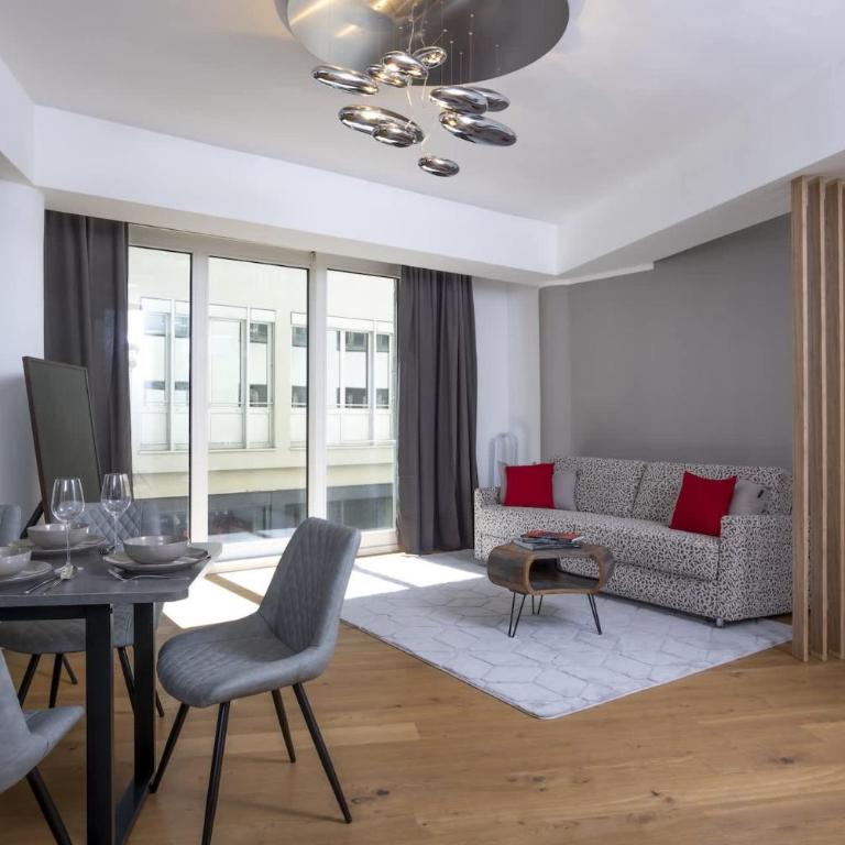 GoldenKey-Suites - Luxury Suite 'Rathausplatz' - Overlooking the Main Square - Air Conditioning & Elevator - Apartamento - 3