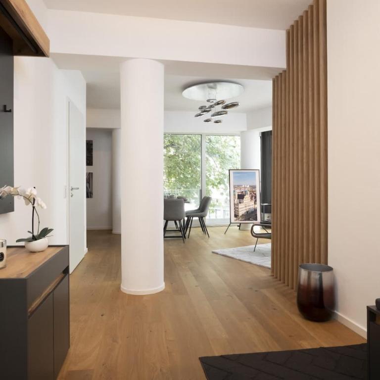 GoldenKey-Suites - Luxury Suite 'Rathausplatz' - Overlooking the Main Square - Air Conditioning & Elevator - Apartamento - 1
