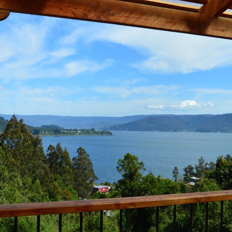 Cabaña con vista al mar y bosque nativo - Three-Bedroom House - 1