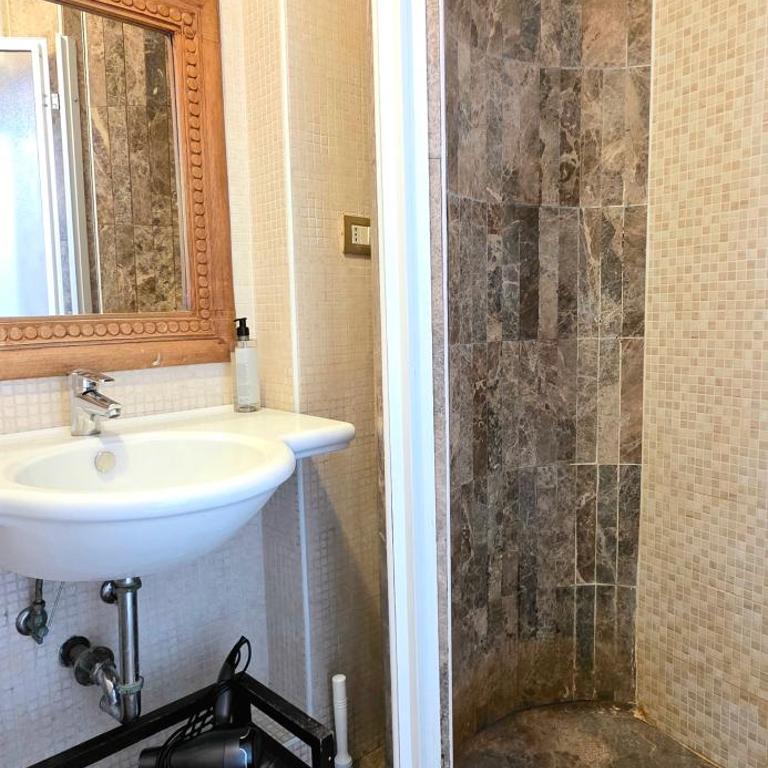 AmoRoma Home - Appartamento con 2 Camere da Letto - 35