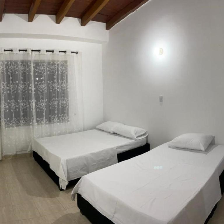 Gran casa comoda - Habitación Doble Estándar - 2 camas - 1