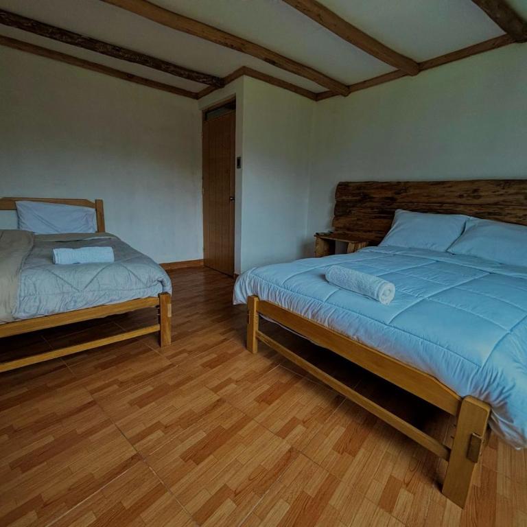 Hotel El Rancho - Deluxe Twin Room - 4