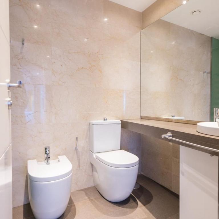 Luxury Plaza España Planta 29 Terraza 360 grados - One-Bedroom Apartment - 5