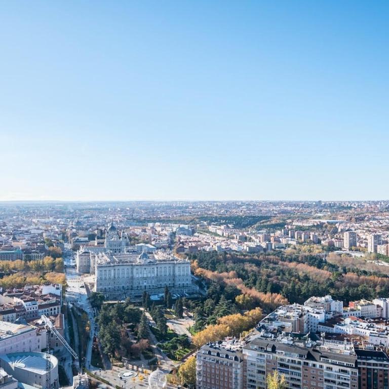 Luxury Plaza España Planta 29 Terraza 360 grados - One-Bedroom Apartment - 8