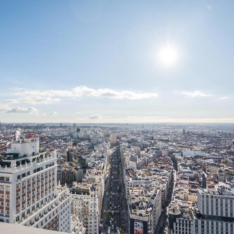 Luxury Plaza España Planta 29 Terraza 360 grados - One-Bedroom Apartment - 10