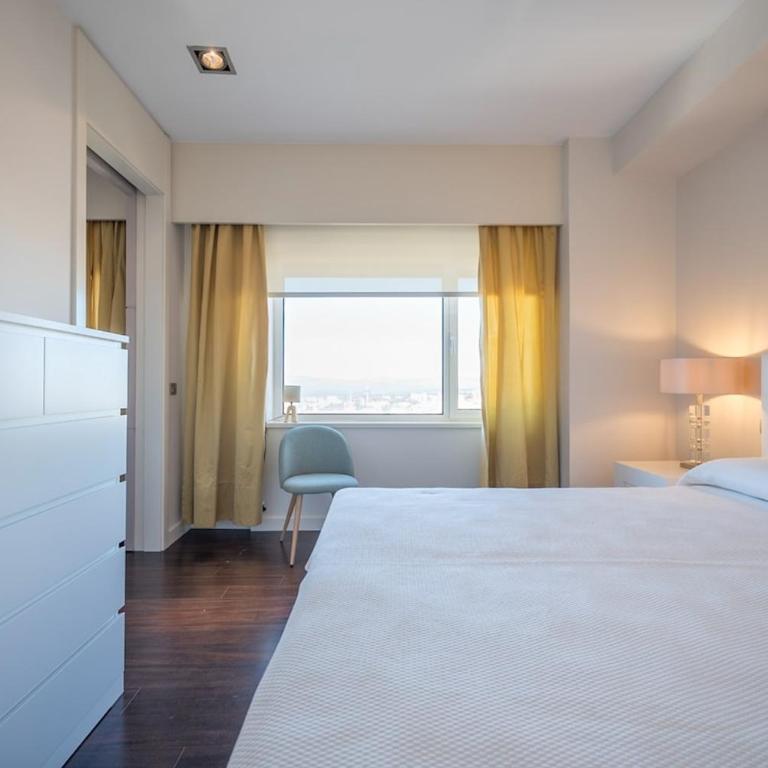 Luxury Plaza España Planta 29 Terraza 360 grados - One-Bedroom Apartment - 12