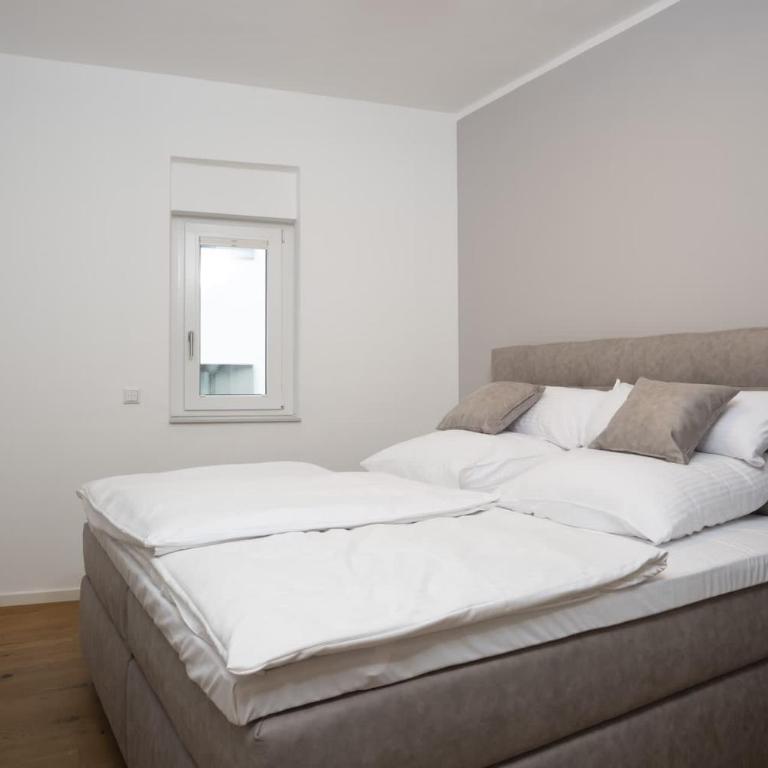 GoldenKey-Suites - Luxury Suite 'Rathausplatz' - Overlooking the Main Square - Air Conditioning & Elevator - Apartamento - 6