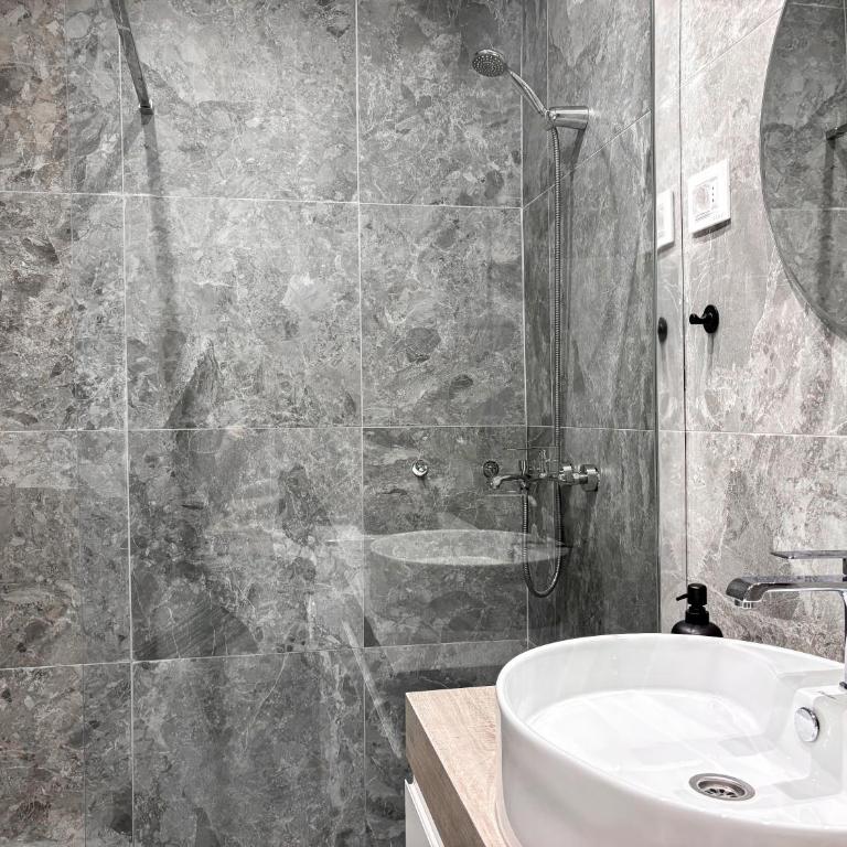 Lukerly 2 - Four-Bedroom Apartment - 38