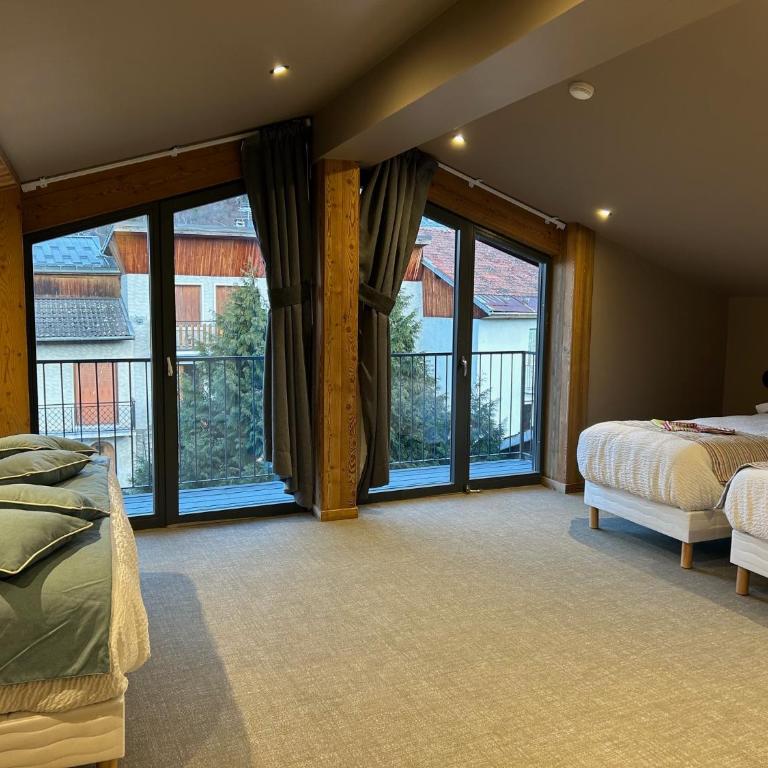Hotel L'alpin - Chambre Familiale - Vue sur Jardin - 3