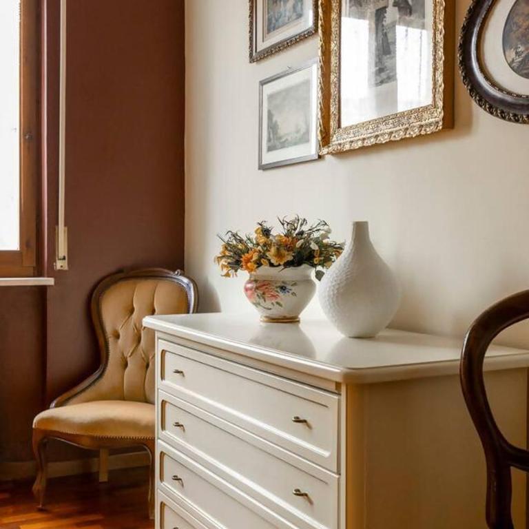 Castelvecchio Retreat 2BD 1BTH City Center Verona - Appartamento con 2 Camere da Letto - 3