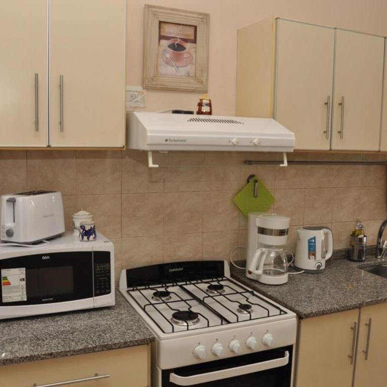Monte Grande Departamento en pleno centro de monte grande - Apartamento de 2 dormitorios - 3