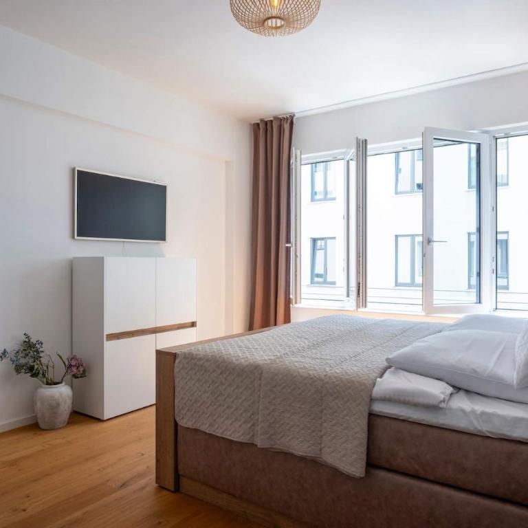 GoldenKey-Suites - Luxury Suite 'Leopold Mozart' - 3 Rooms - Air Conditioning - Prime location Rathausplatz Augsburg - Apartment - 14