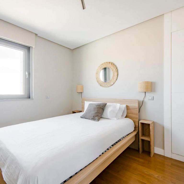 Terraza y Vistas para 6 con Parking en Sanchinarro - Two-Bedroom Apartment with Terrace - 9