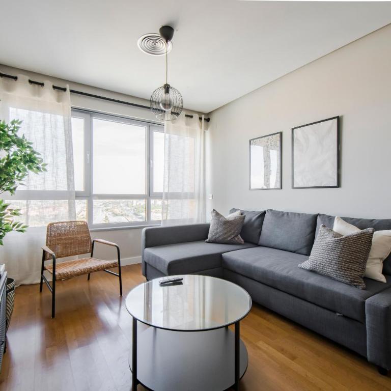 Terraza y Vistas para 6 con Parking en Sanchinarro - Two-Bedroom Apartment with Terrace - 5