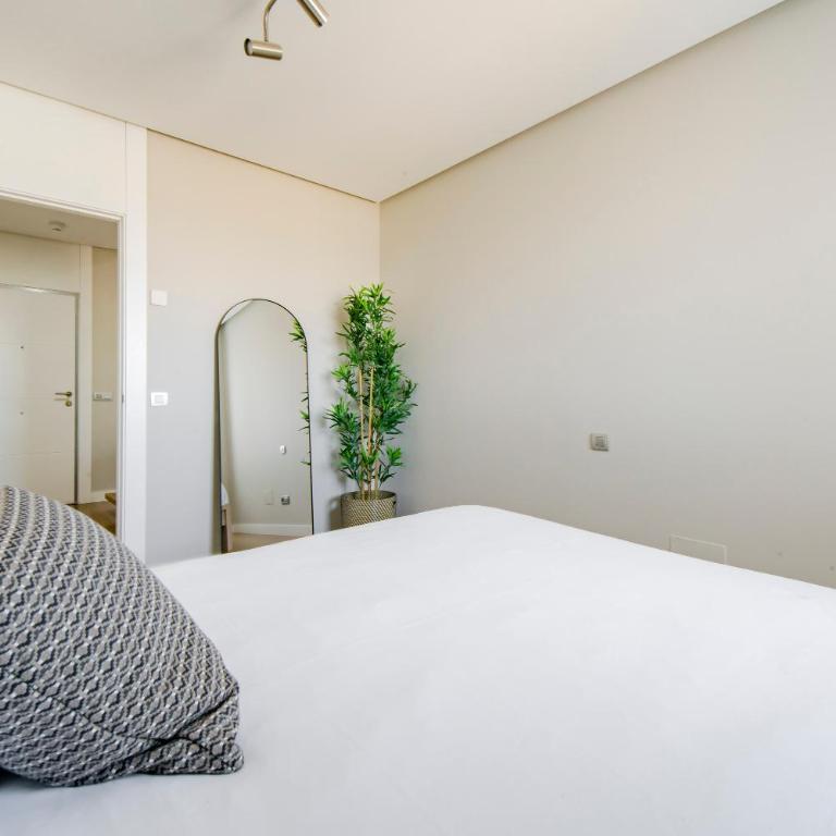 Terraza y Vistas para 6 con Parking en Sanchinarro - Two-Bedroom Apartment with Terrace - 18