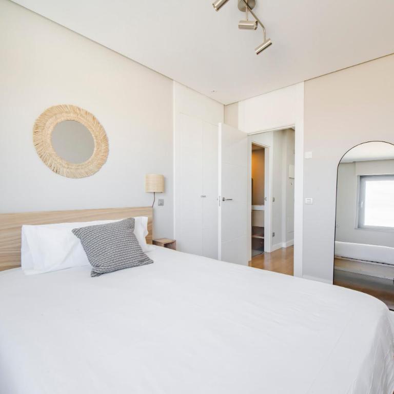 Terraza y Vistas para 6 con Parking en Sanchinarro - Two-Bedroom Apartment with Terrace - 19