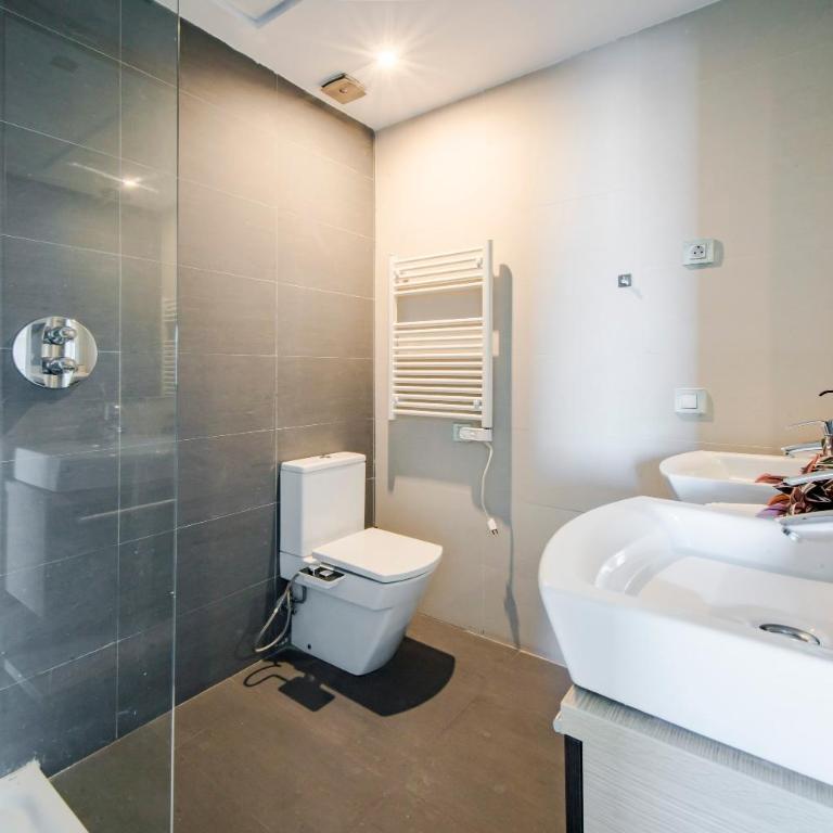 Terraza y Vistas para 6 con Parking en Sanchinarro - Two-Bedroom Apartment with Terrace - 17
