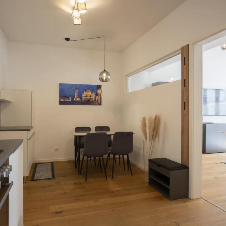 GoldenKey-Suites - Luxury Suite 'Leopold Mozart' - 3 Rooms - Air Conditioning - Prime location Rathausplatz Augsburg - Apartment - 15