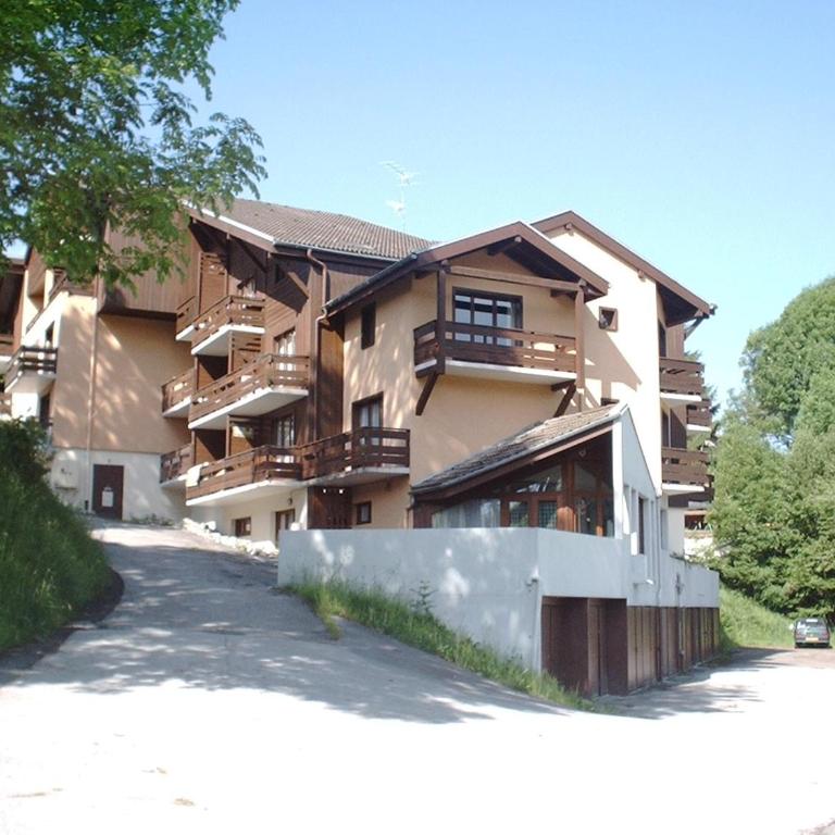 APPARTEMENTS MORILLON Village - Three-Bedroom Standard Apartment - 1