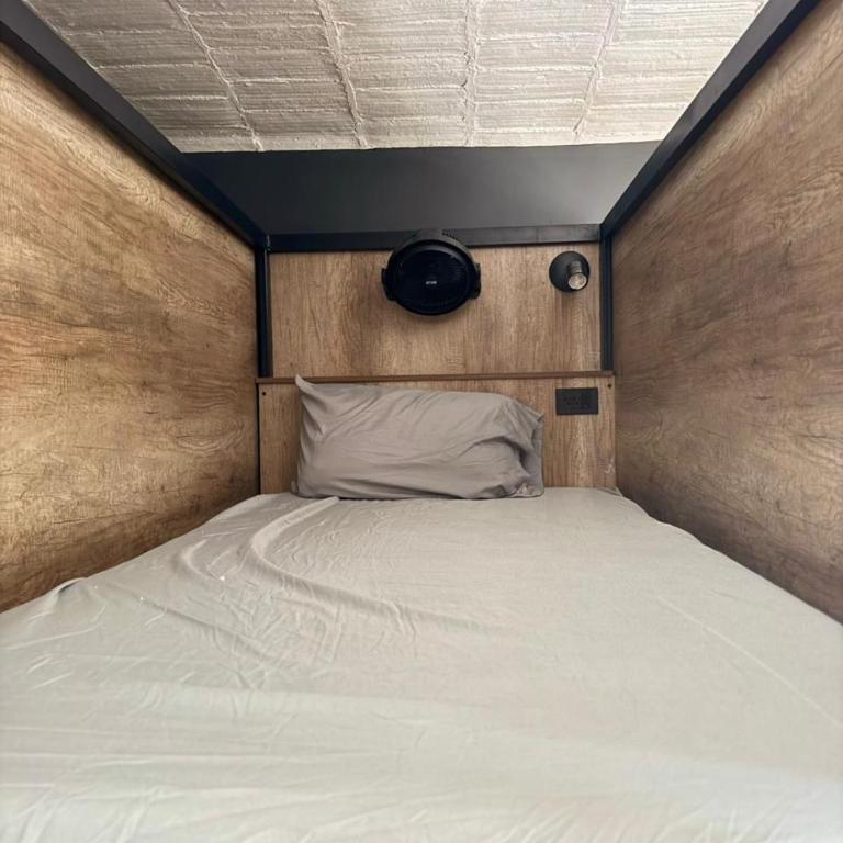 Leveli Coliving & Hostel Oaxaca - 12 Bed Mixed Capsule Dorm Room - 2