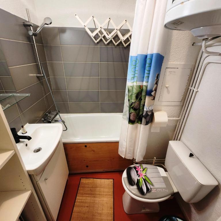 Studio pratique en RdC, au calme, avec vue - Appartement 1 Chambre - 35