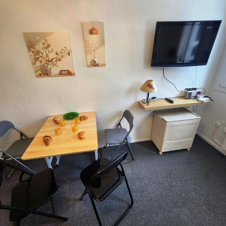 Studio pratique en RdC, au calme, avec vue - Appartement 1 Chambre - 41