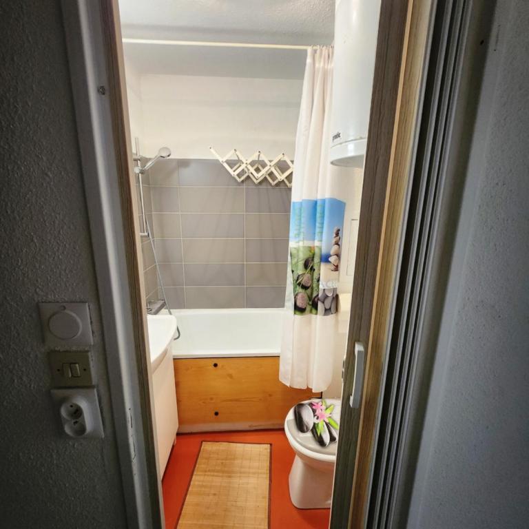 Studio pratique en RdC, au calme, avec vue - Appartement 1 Chambre - 43