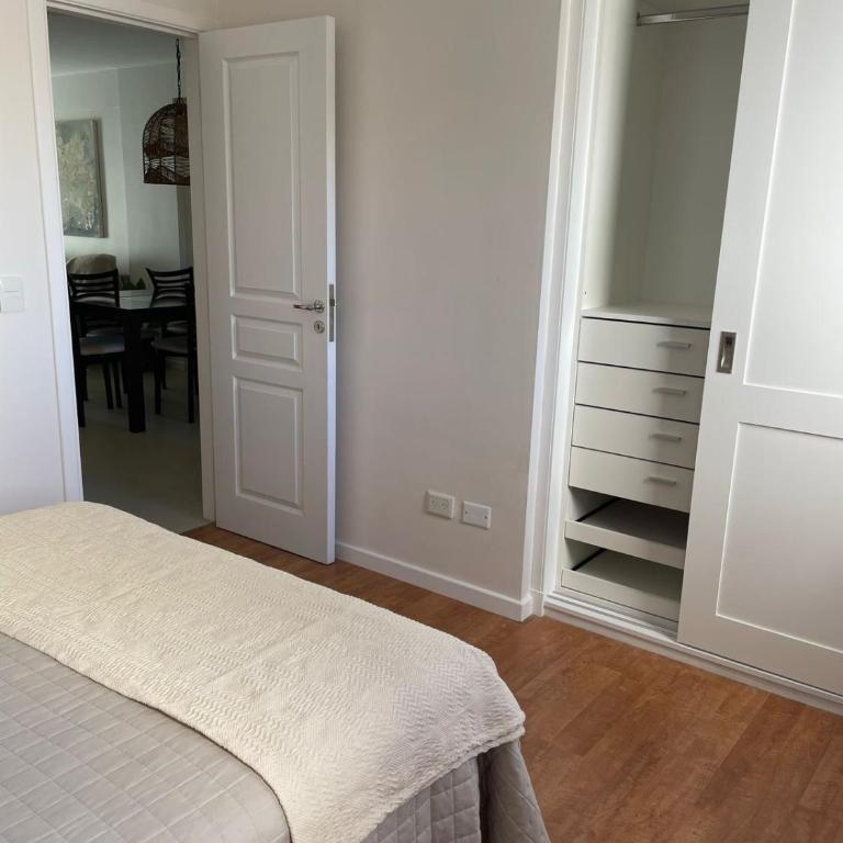 Check and Home - San Lorenzo - 2 Huéspedes con Pileta y Cochera - One-Bedroom Apartment - 7