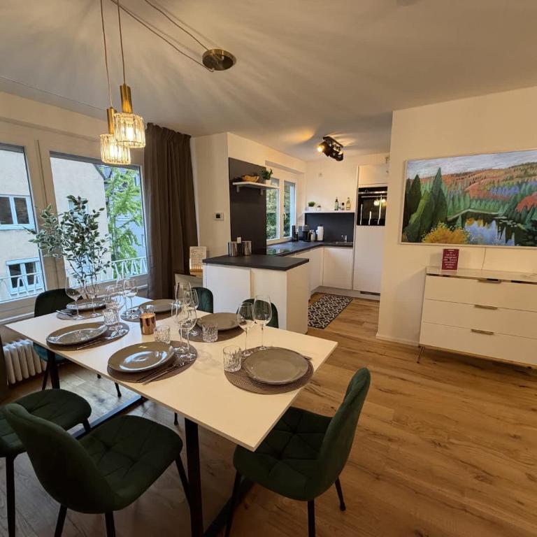 GoldenKey-Suites - Spacious Luxury Apartment in the Heart of Augsburg Old Town - Premium Open-Plan Kitchen - Appartement - 8