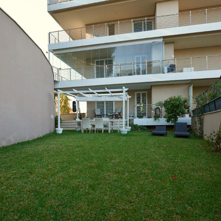 Enchanting Garden Retreat - One-Bedroom Villa - 1