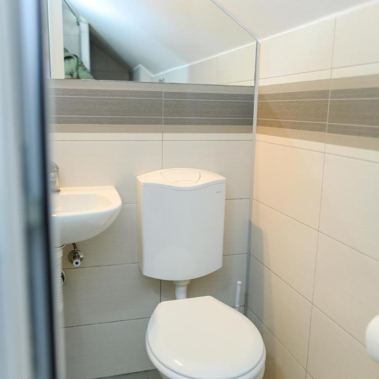 Stevan Sremac - Deluks Apartman - 26