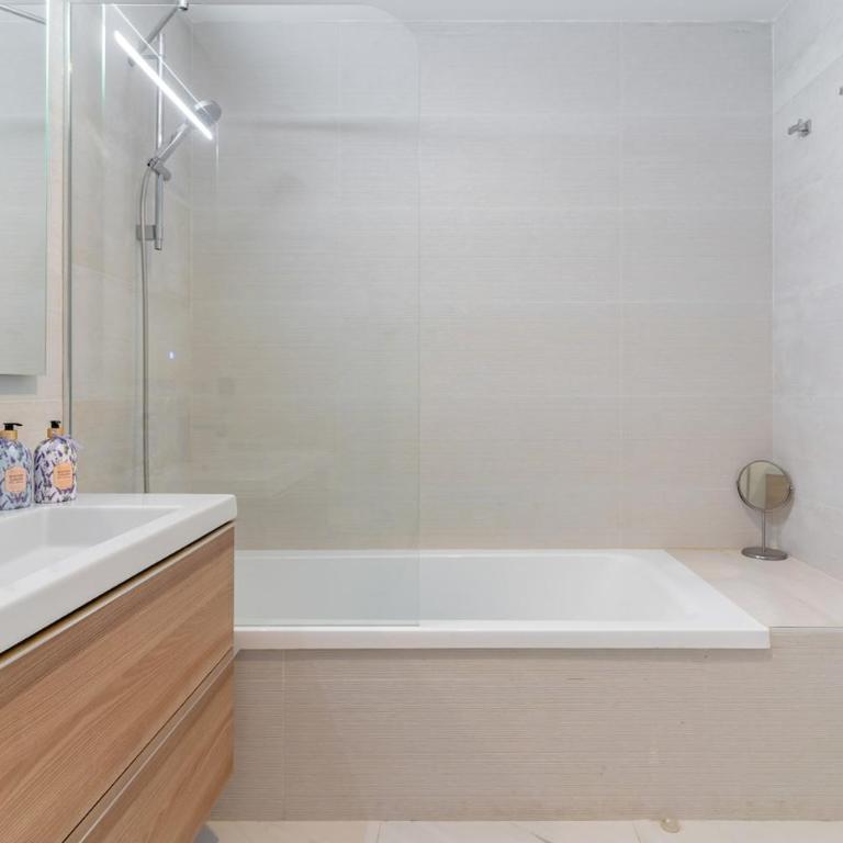Luxury 3 bed ground floor apt with sea view - Apartamento de 3 dormitorios - 13