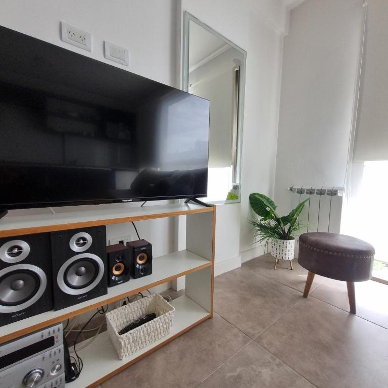 Estudio Moderno Dpto Julian Aloha Host - Estudio Superior - 5