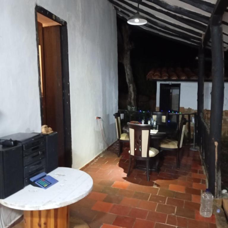 Casa finca antigua cerca Barichara - Three-Bedroom House - 2