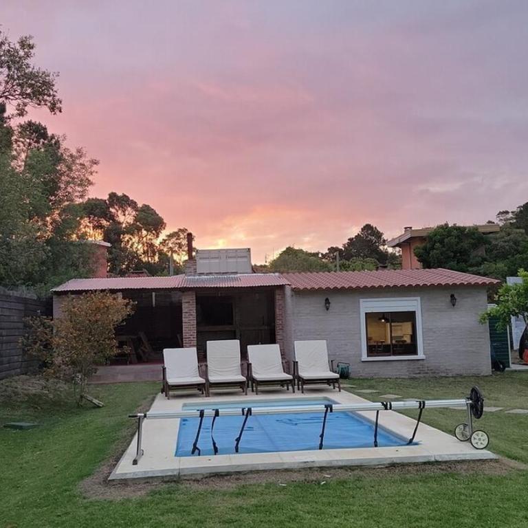 Relaxing house with heated pool and jacuzzi - Vacation Home - 1