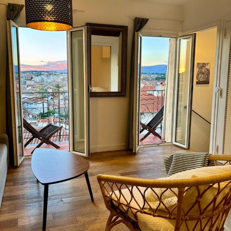 Antibes Old Town Rooftop Sea-View 1BR Apt with Terrace - Appartamento con 1 Camera da Letto - 1