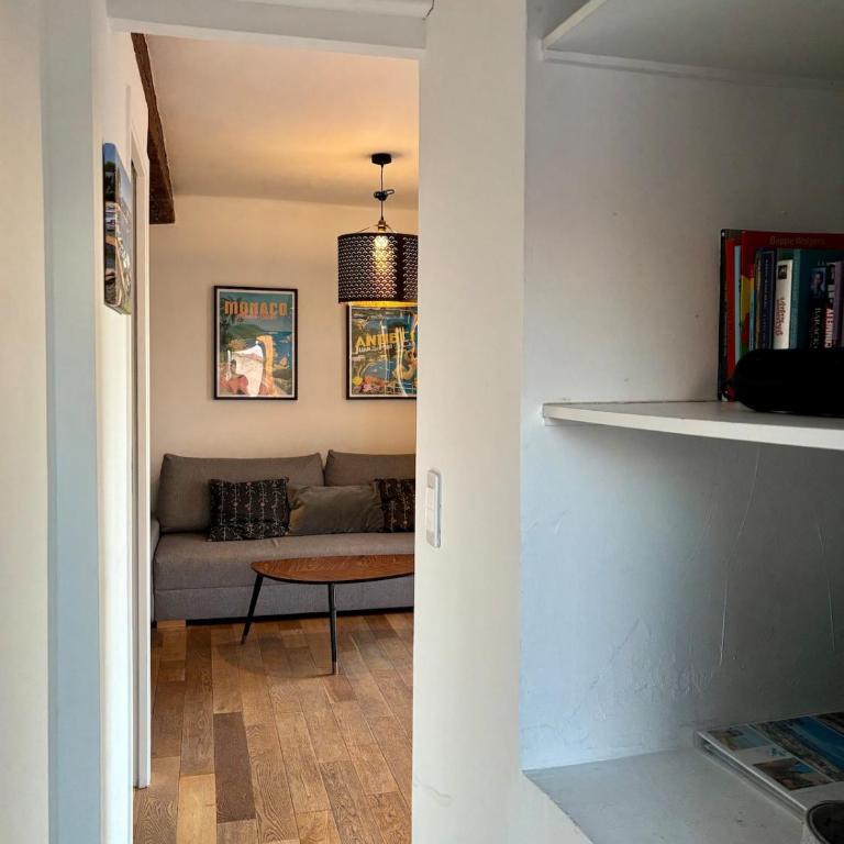 Antibes Old Town Rooftop Sea-View 1BR Apt with Terrace - Appartamento con 1 Camera da Letto - 10